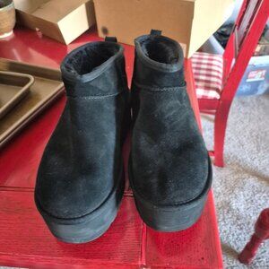 Size 11 Ugg Classic Ultra Mini Platform
